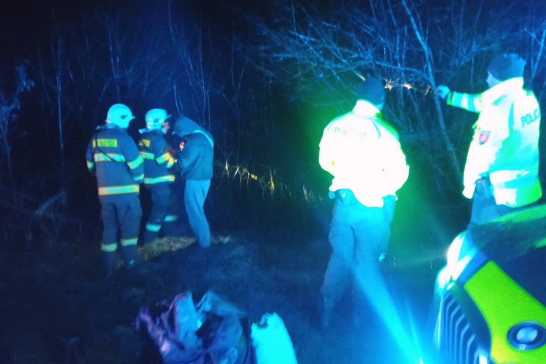 Foto: Pomoc si neprivolali pre vybité mobily. Policajti pomáhali pri dopravnej nehode medzi Krupinou a Zvolenom