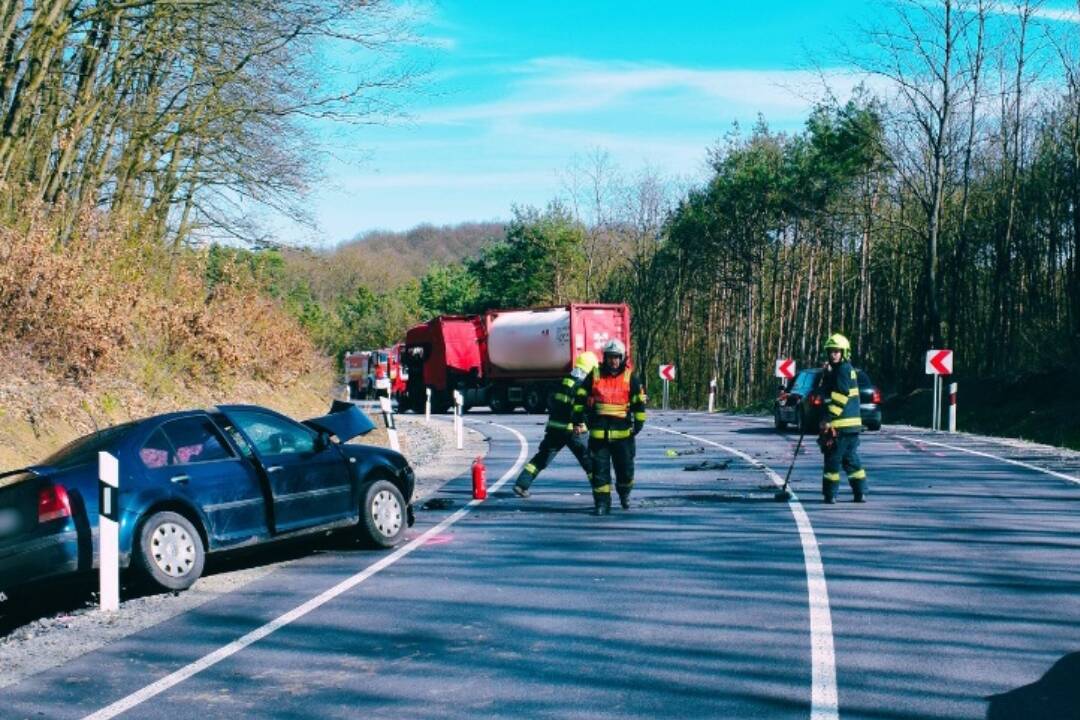 FOTO: Tragická nehoda medzi obcami Figa a Bátka. O život prišiel 69-ročný vodič