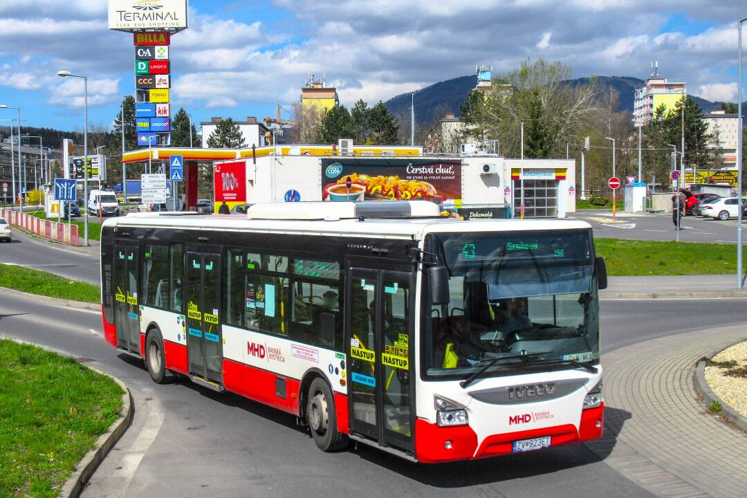 Foto: Cestujete verejnou dopravou? Zákaznícke centrá IDS BBSK od mája zmenia otváracie hodiny