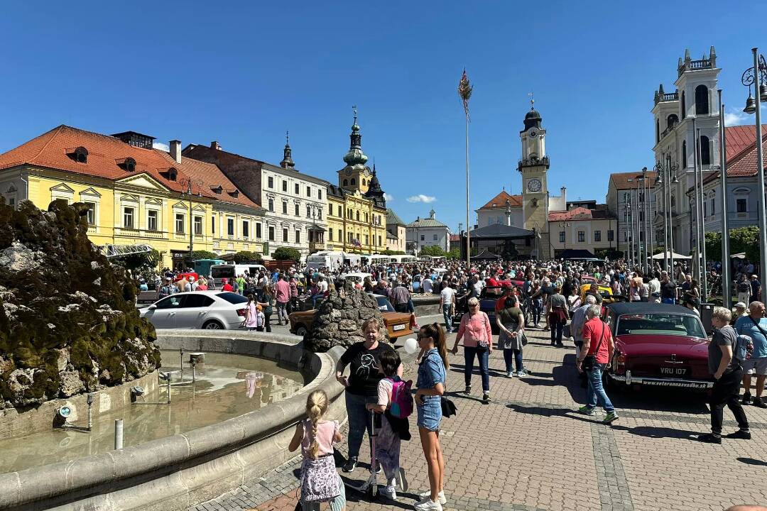 FOTO: Námestie SNP zaplavil dav ľudí. Takto si Banskobystričania užívali bohatý program