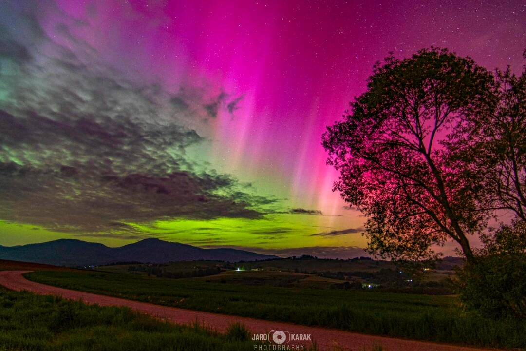 FOTO: V noci sa na oblohe vynímala polárna žiara. Zachytiť sa ju podarilo aj v Banskobystrickom kraji