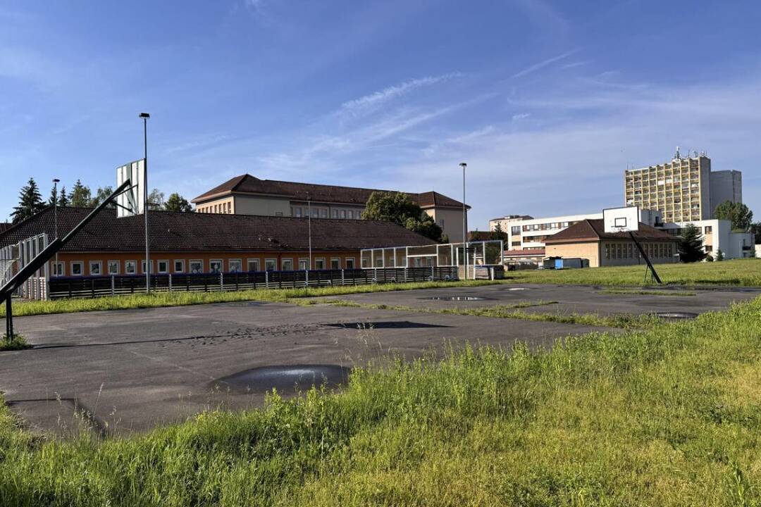 Foto: Žiar nad Hronom zmodernizuje športový areál pri základnej škole. Získal naň dotáciu 274-tisíc eur