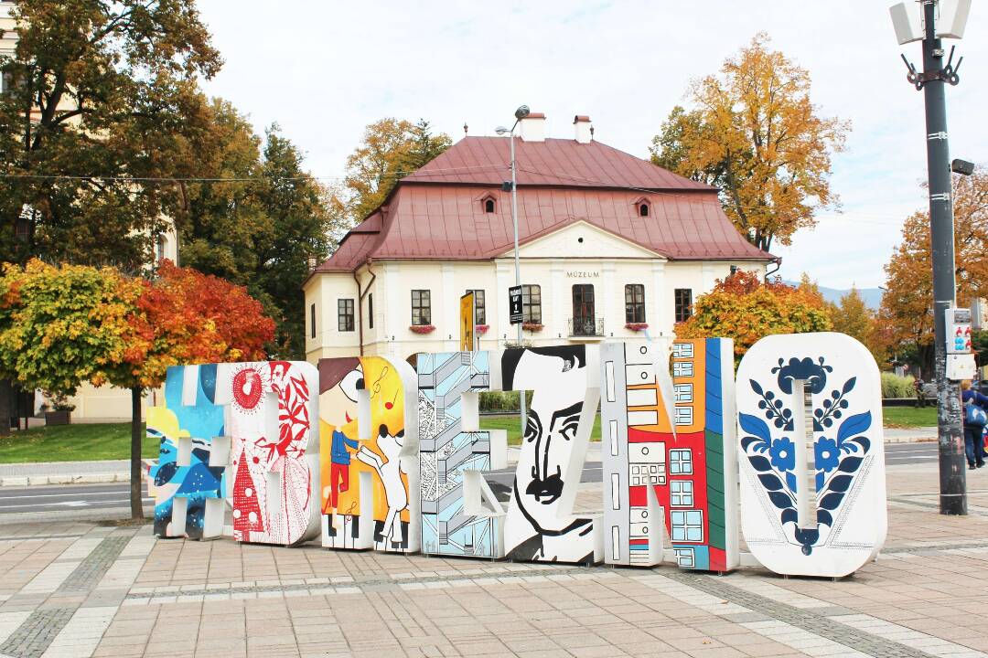 Foto: Dni mesta Brezno spôsobia dopravné obmedzenia. Tomuto parkovisku a uliciam sa vyhnite