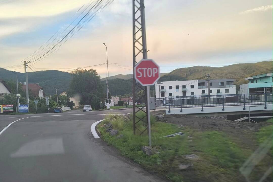 Foto: Nová dopravná značka v Žarnovici vyvolala debatu. Vodiči si musia zvyknúť, inak im hrozí pokuta