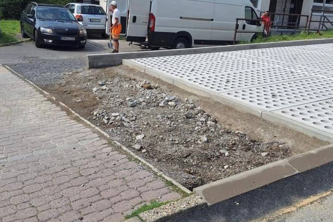 FOTO: Mesto Banská Bystrica reaguje na vulgárnu kritiku na internete. O aký problém išlo?