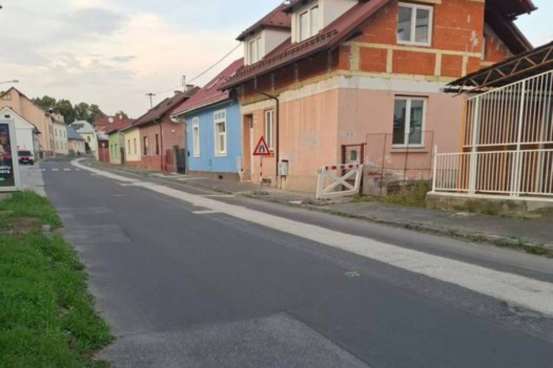 Foto: Rekonštrukcia cesty v Banskej Bystrici podľa občanov nemá konca. Komplikuje im každodenný život