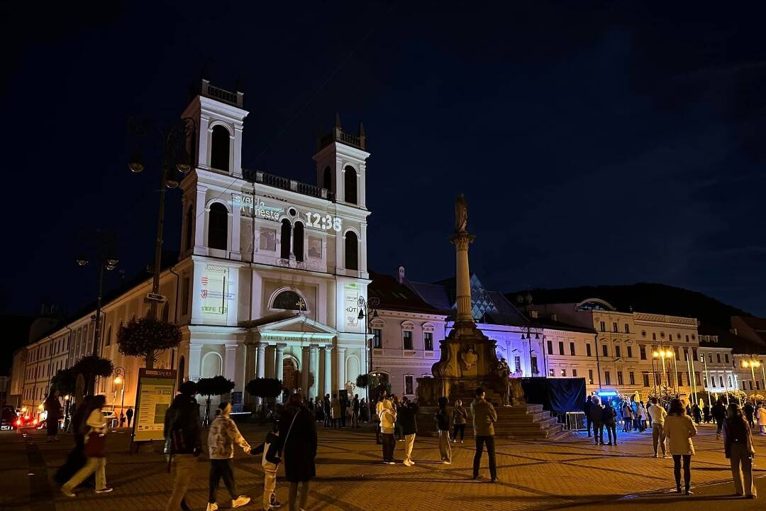 FOTO: V Bystrici sa konala netradičná svetelná show Svetlo v meste. Videli ste ju aj vy?