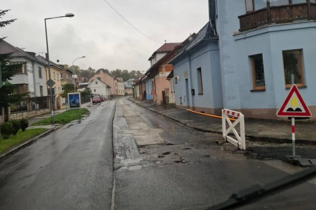 Foto: Banskobystričania kritizujú práce na Rudlovskej ceste. Ani vysvetlenie mesta sa im nepáči