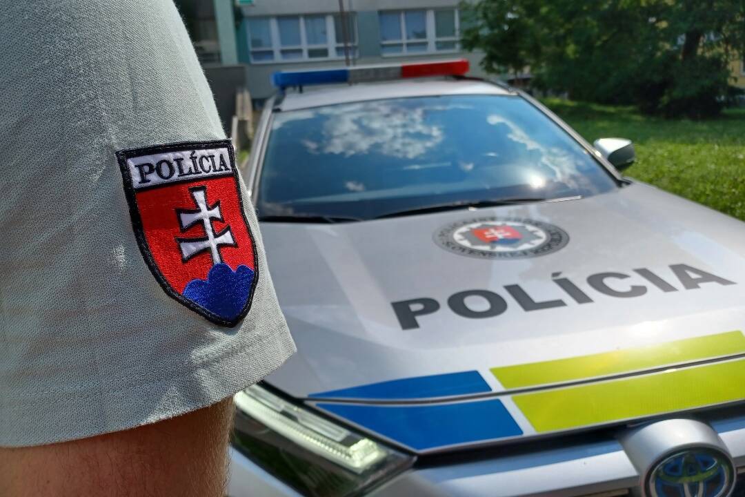 Foto: VIDEO: Kritická situácia, hrdinská reakcia: Železničná polícia v Banskej Bystrici žene zachránila život