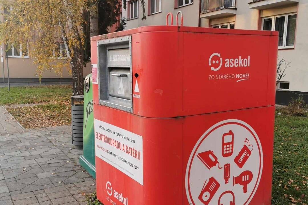 Foto: V Banskej Bystrici aj vo Zvolene končia nádoby na elektroodpad. Čo robiť so starou elektroniku?