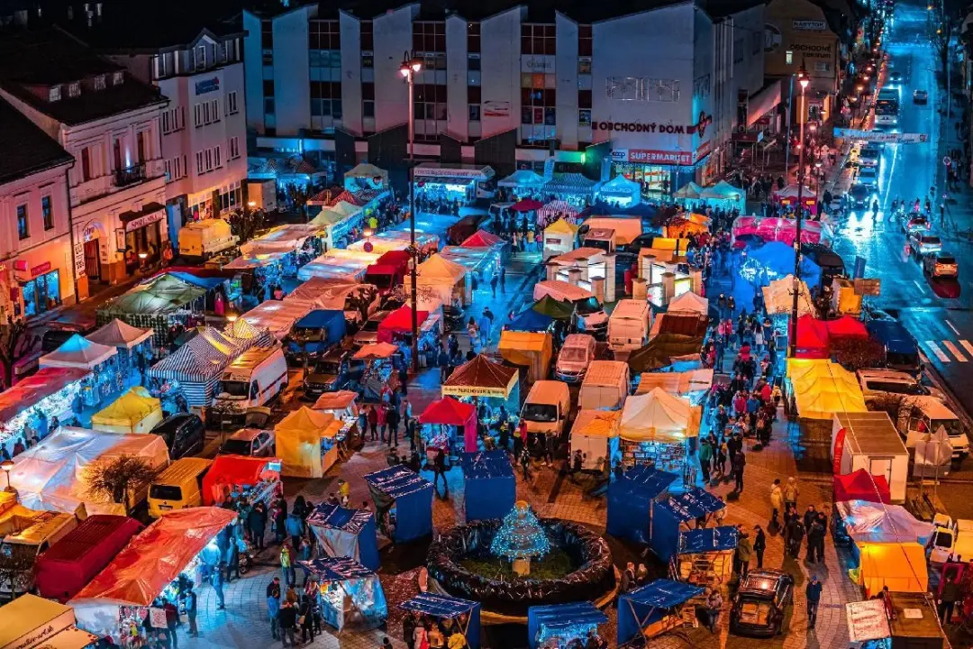 Foto: Brezno ožije Ondrejským jarmokom. Najstarší slovenský jarmok láka návštevníkov jedinečnou atmosférou