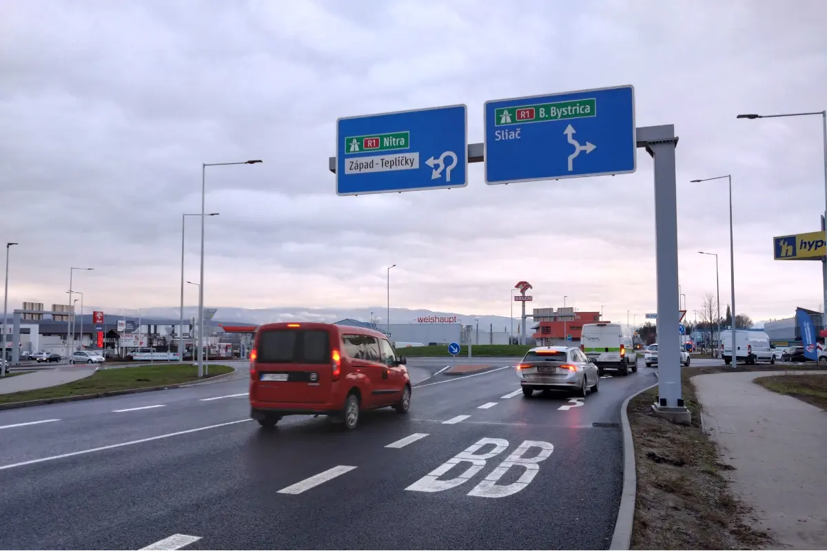 FOTO: Vo Zvolene na Rákoši slávnostne otvorili novú križovatku. Pozrite si zábery