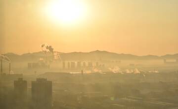 Smog v Žarnovici prekročil limity: Lokálny zdroj prachu spôsobil varovania od SHMÚ