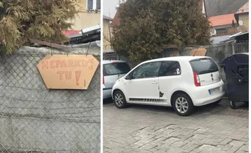 FOTO: V Sásovej sa rozhodli riešiť ochranu parkovacích miest kartónovými značkami. Za porušenie vás bloknú kontajnerom