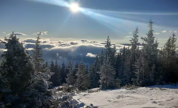 Na lesnej ceste zo Šumiaca na Chatu pod Kráľovou hoľou platí zákaz vstupu. Použite inú cestu, upozorňuje obec