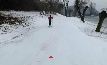 FOTO: Bežkársky okruh v Banskej Bystrici bol rozšírený na 500 metrov. Je však bez stopy na klasický štýl