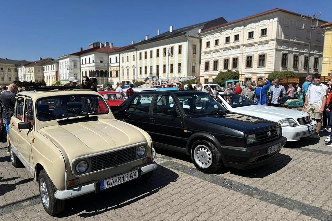 FOTO: Námestie SNP zaplavil dav ľudí. Banskobystričania si užívali bohatý program, foto 2