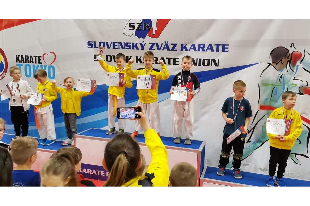 FOTO: Karate klub MŠK Žiar nad Hronom získal viaceré medaily, foto 5