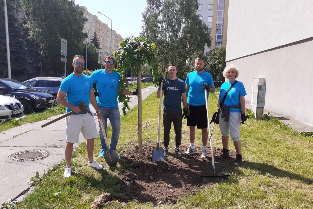 FOTO: Deň životného prostredia pod Urpínom oslávili výsadbou, foto 1