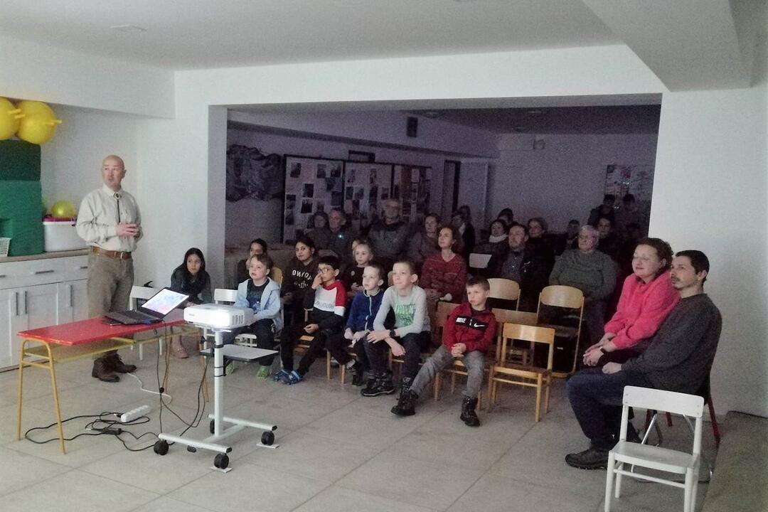 FOTO: Ako prebieha lesná pedagogika? Žiaci vymenili školskú triedu za les, foto 3