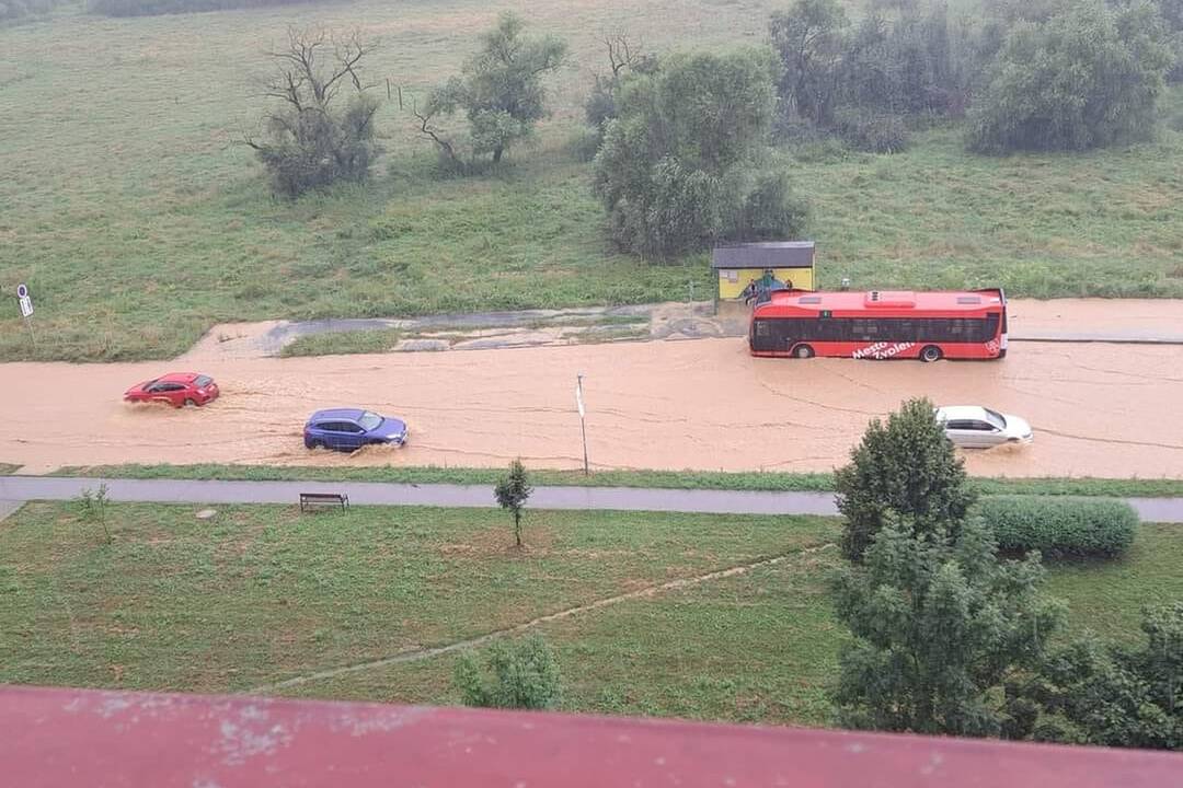 FOTO: Ničivá búrka sa prehnala Zvolenom, foto 6