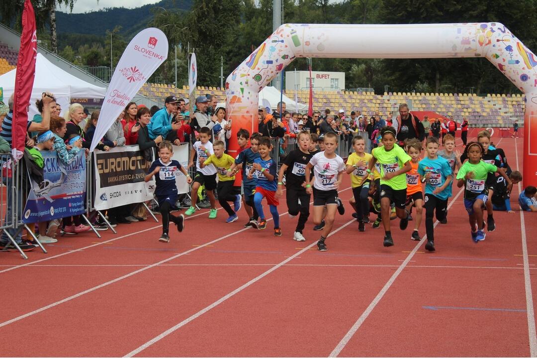 FOTO: Na atletickom štadióne na Štiavničkách súťažili najmenší atléti, foto 2