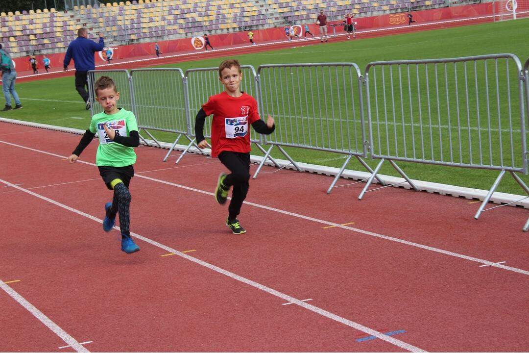 FOTO: Na atletickom štadióne na Štiavničkách súťažili najmenší atléti, foto 12