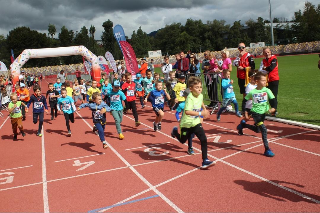 FOTO: Na atletickom štadióne na Štiavničkách súťažili najmenší atléti, foto 14