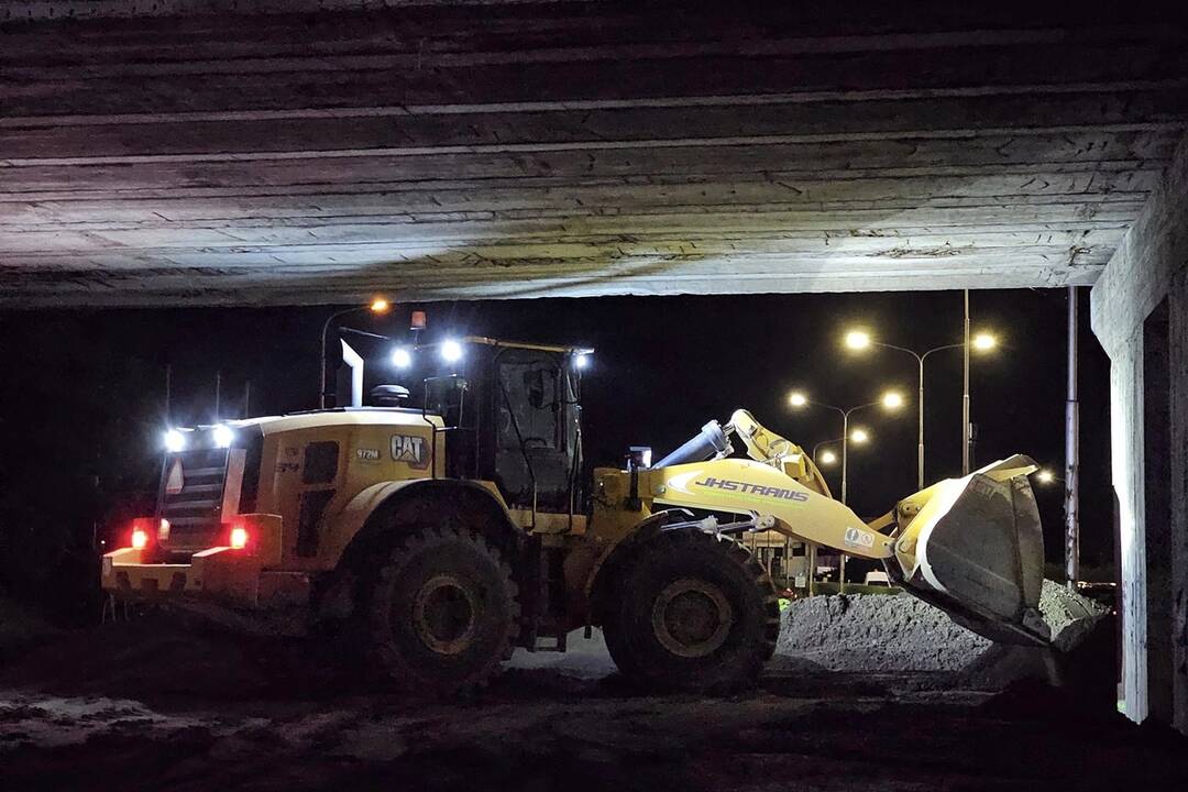 FOTO: Práce na moste začali už počas piatkového večera, foto 4