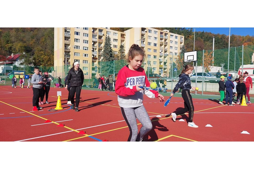 FOTO: Kremnica potešila všetkých športovcov. Sokolské ihrisko je otvorené!, foto 3