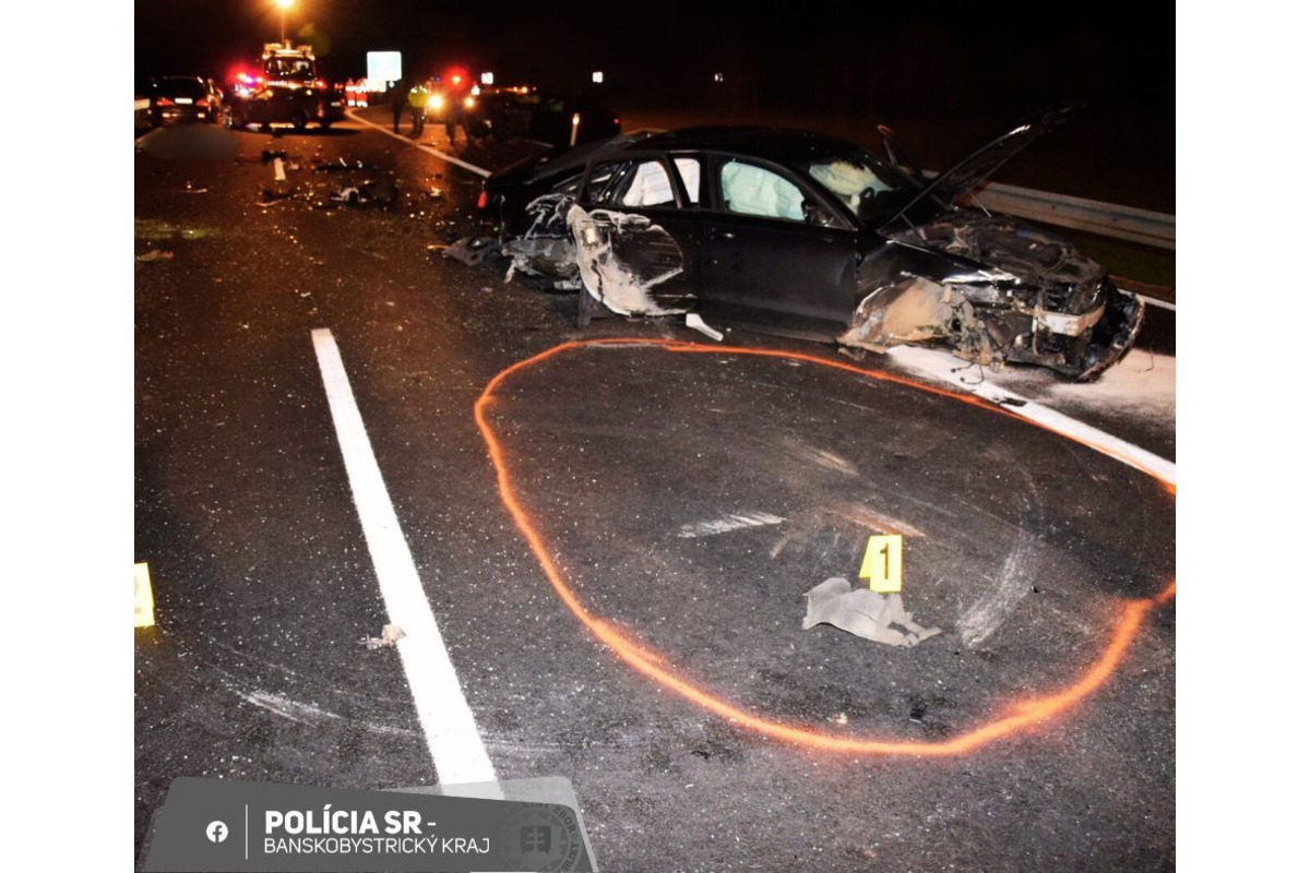 FOTO: Na rýchlostnej ceste R2 zasahujú pri Fige po hromadne nehode záchranné zložky, foto 5