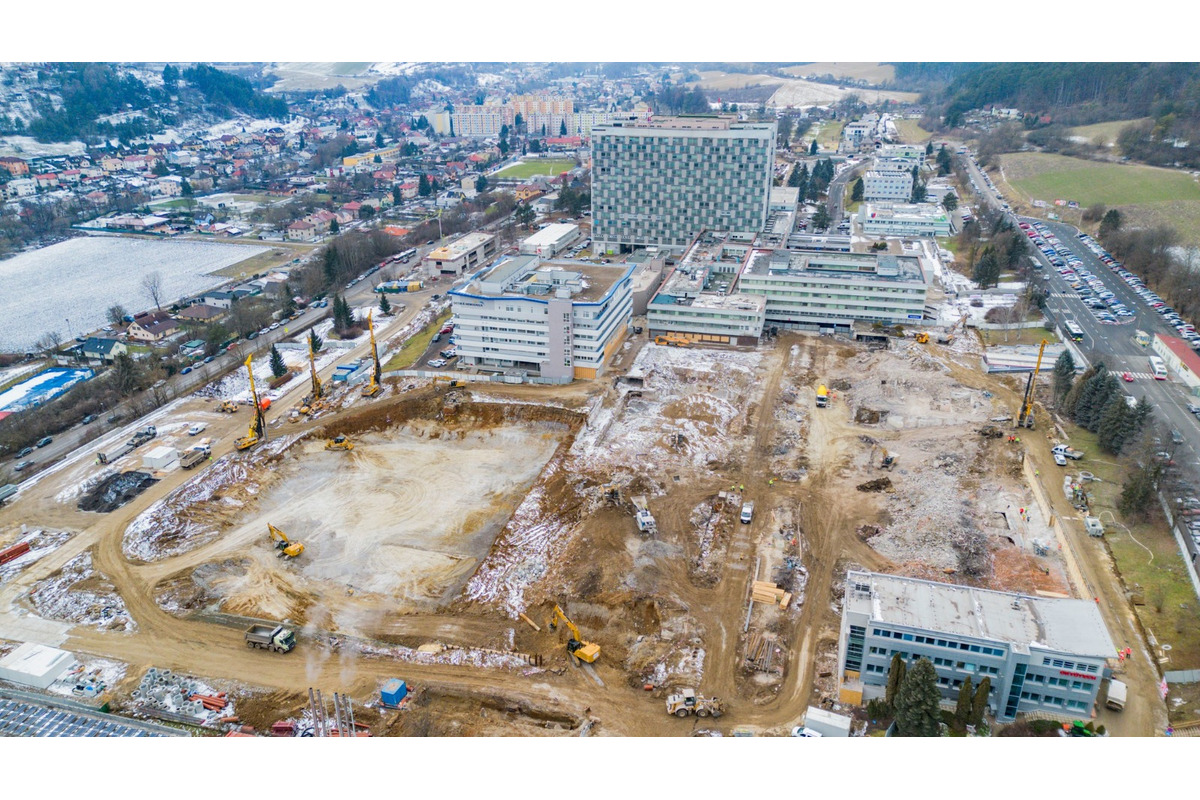 FOTO: Práce na Rooseveltovej nemocnici pokračujú. Pozrite si v akom stave sa aktuálne nachádza stavenisko, foto 5