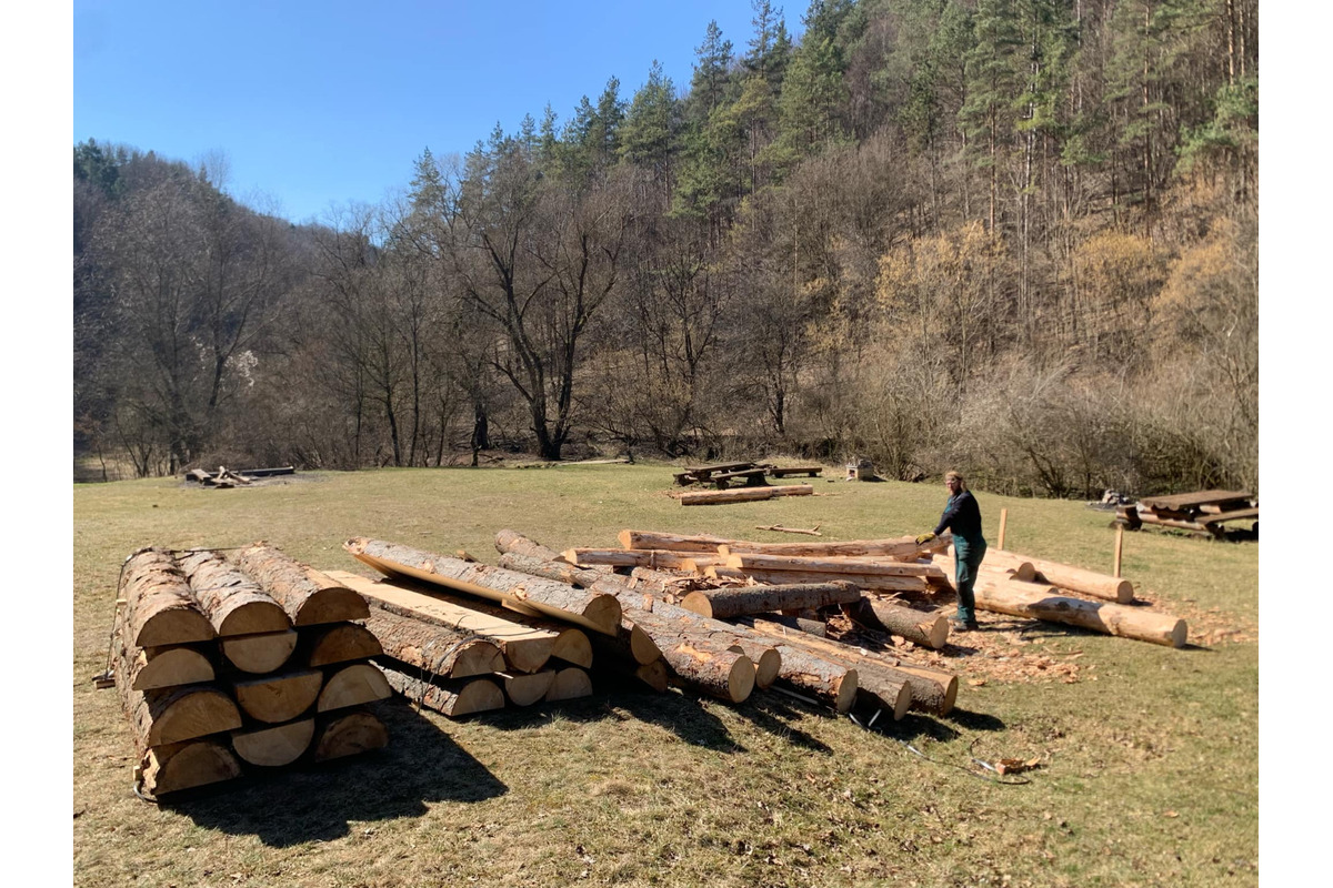 FOTO: V Sásovskej doline sa pracuje, obnovujú oddychový areál, foto 5